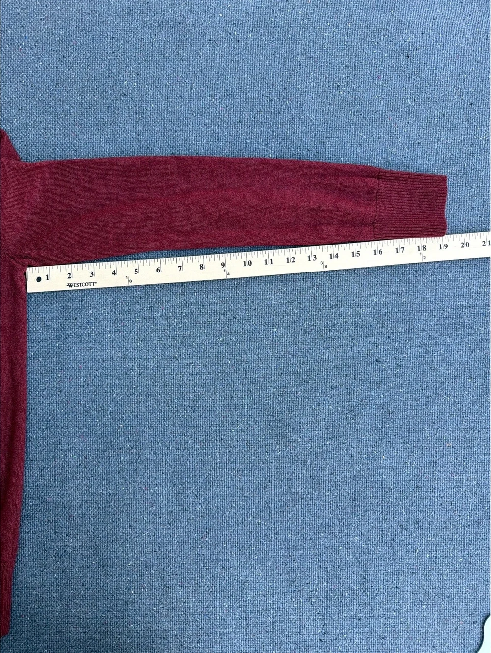 Banana Republic Men's Size S Burgundy Merino Wool V-Neck Knit Sweater